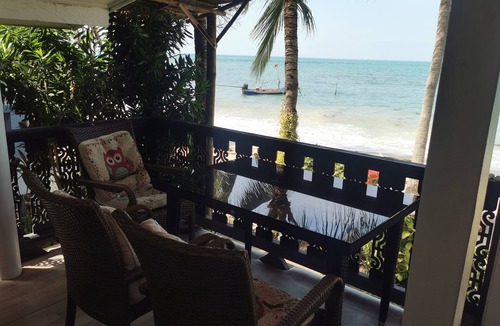 Bang Po House | Right on the beach, typical wooden bungalow with romantic furnishings.