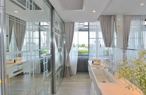 Phra Borom Maha Ratchawang Hotel | Riva Arun Bangkok