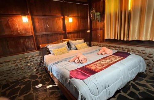 Thani House | Riverside Retreat Sukhothai Guest House