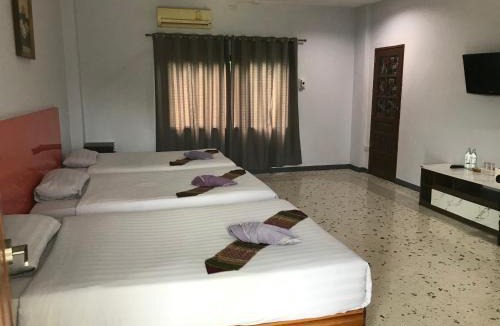 Uttaradit Hotel | @ RocKo Hotel