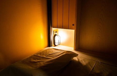 Pom Prap Hostel | Room 22 Hostel
