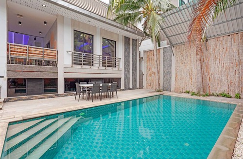 Pratumnak Hill House | Royal Grand - Luxury 4-bedroom villa for 8 people in Pattaya