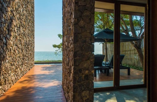Prachuap Khiri Khan Villa | Royal Villa with Oceanfront Pool - Tolani Resort Kui Burin