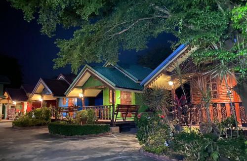 Uthai Thani Resort | Ruanmai Style Resort 1