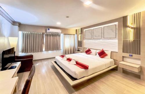 Phitsanulok Hotel | Ruean Phae Royal Park Hotel