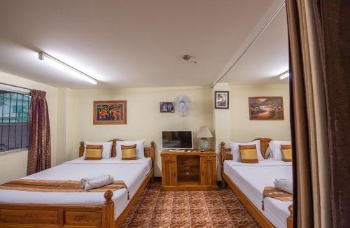 Wat Ket Hostel | Saithong House