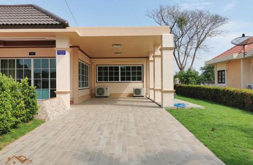 Kram House | Sand-D House Pool Villa A3 at Rock Garden Beach Resort Rayong