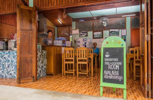 Chong Kham House | Sarm Mork Guest House