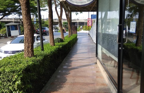 Huai Khwang Condo | Savi Rooms Deluxe Studio(1) nr Bangkok/Pitavet hospital & many pubs & bars