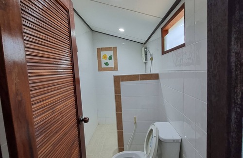 Ko Sichang Hotel | Sawasdee Sichang Resort