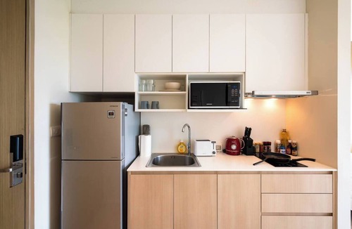 Na Chom Thian Apartment | Sea View Balcony Condo | Gym + King Bed | 1min to Private Beach