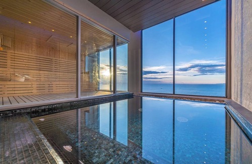 Pratumnak Hill Condo | Sea View Luxury -best In Pattaya