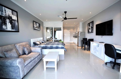 Jomtien Apartment | Sea View Studio at View Talay 5D with Large Balcony