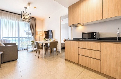 Pratumnak Hill Apartment | Seaview High Floor 2 BR Condo Near Walking Street