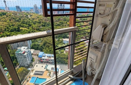 Pratumnak Hill Apartment | Seaview High Floor 2 BR Condo Near Walking Street