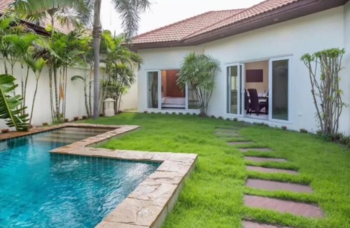 Pratumnak Hill Apartment | Secluded Private Pool Getaway - Majestic
