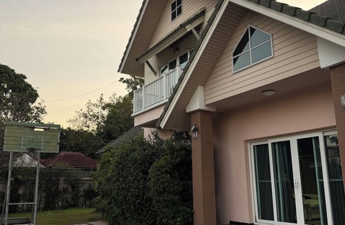 Thung Song Hong House | Serene 3-bedroom house in Bangkok with WiFi
