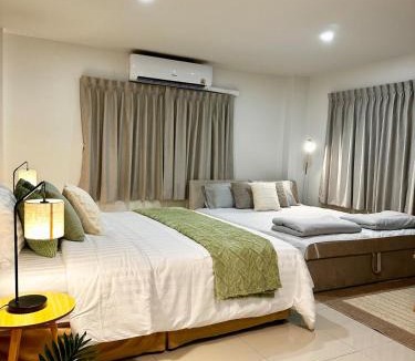 Lat Yao Apartment | Serene Escape 2 mins from SRT Wat Samien Nari
