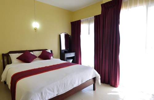 Chalong Hotel | Serene Villa