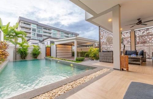 Nong Chaeng Villa | Serenity Jomtien Villa with Pool