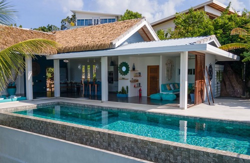 Hin Hong House | Shades of Blue - Tropical chic sea view villa