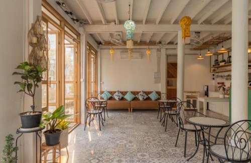Wua Lai Hostel | SherVa101 Home and Hostel