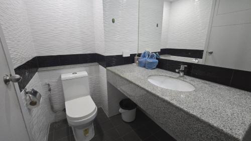 Pratumnak Hill Apartment | Siam oriental tropical garden 1 Bedroom