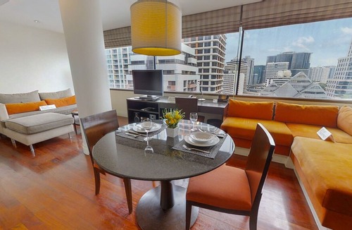 Embassy District Apartment | Siri Sathorn Apartment - 1606