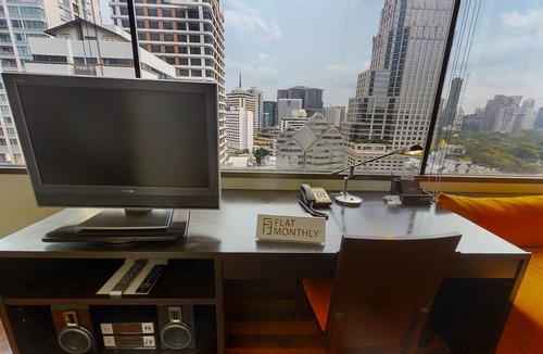 Embassy District Apartment | Siri Sathorn Apartment - 1606