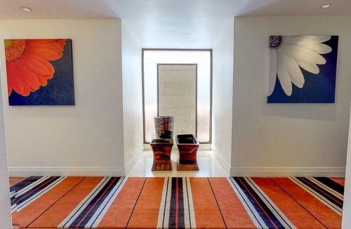 Embassy District Apartment | Siri Sathorn Apartment - 1904