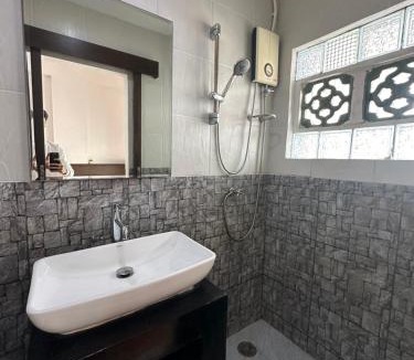 Talat Yai Hostel | SK Poshtel phuket old town