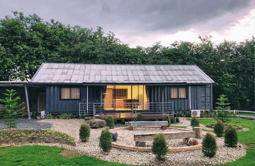 Mae On House | Skugga Farm - Suites and Cabin