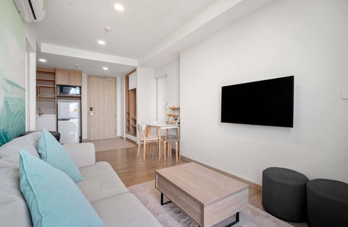 Laguna Condo | Skypark Aurora, Two-Bedroom 2716 2Cx1 Premium