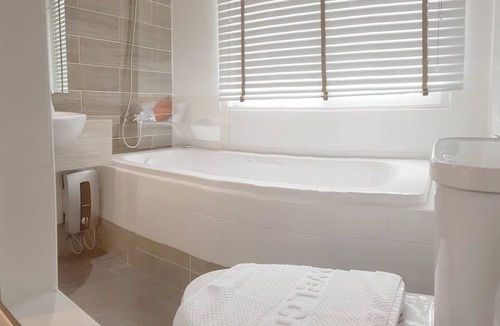 Fang Hotel | Sleeping Tree Hotel
