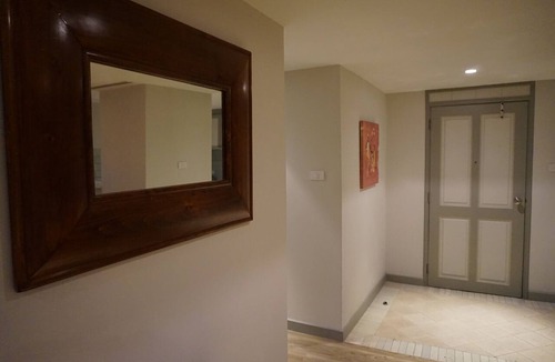 Nong Kae Apartment | Spacious 120sqm Beach Front Condo