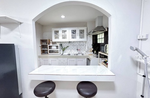 Chang Phueak House | Spacious 3-Storey Townhouse near Nimman & Old city