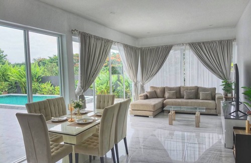 Hin Lek Fai House | Spacious 4 bedroom Pool Villa in peaceful Hin Lek Fai Hua Hin