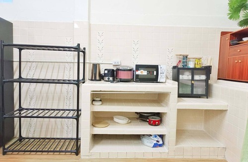Phra Khanong House | Spacious 5-bedroom house for 16 people near BTS Onnut