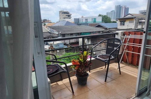 Bang Kho Laem Villa | Spacious 8-bedroom villa in terrific Bangkok with AC, Peace full stay