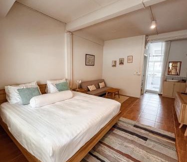 Phra Khanong Nuea House | Spacious Relaxing Townhouse with Rooftop in Ekamai