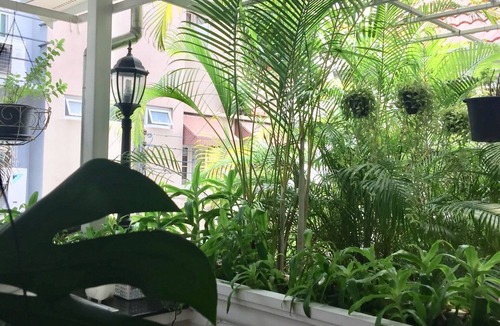 Thung Maha Mek House | Spacious, lovely city townhome ideal for traveling family and friend groups