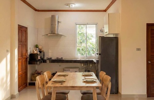 Hin Hong House | Srithanu Villa Steps from the Beach