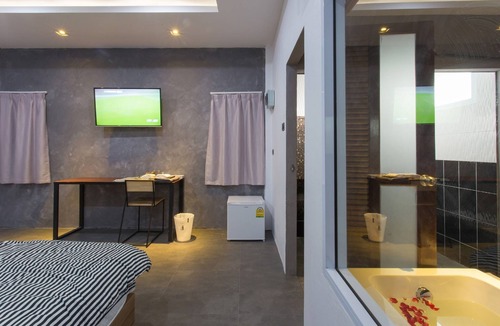 Phunphin Hotel | Stay near Surat Thani Airport & Train Station with cosy room
