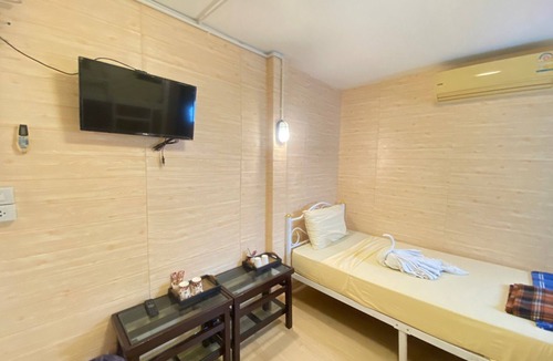Wat Sam Phraya Hostel | Steve Lady Hostel
