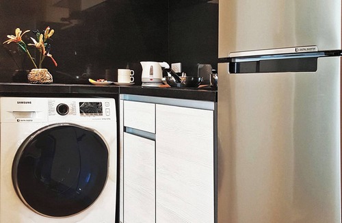 Bangkok Central Business District Apartment | Sukhumvit 24 Luxurious Condo - Near BTS Station, 1 Bedroom