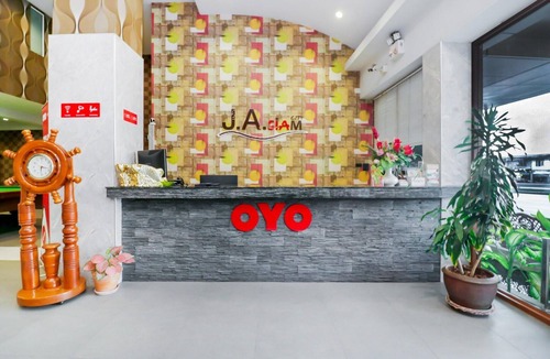 Central Pattaya House | Superior Twin | Spacious Siam City Comfort