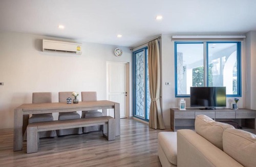 Hua Hin Apartment | Swell in Santorini