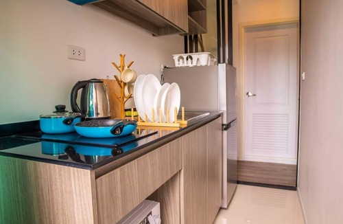 Mueang Samut Prakan District Apartment | Swimming pool and gym , near BTS PuChao/bkbloft8 - Tambon Thepharak