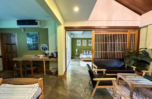 Khlong Tan Nuea House | T-House BKK 2Floors near BTS with swimming pool and free Wifi