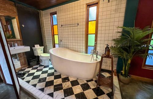 Khlong Tan Nuea House | T-House BKK 2Floors near BTS with swimming pool and free Wifi